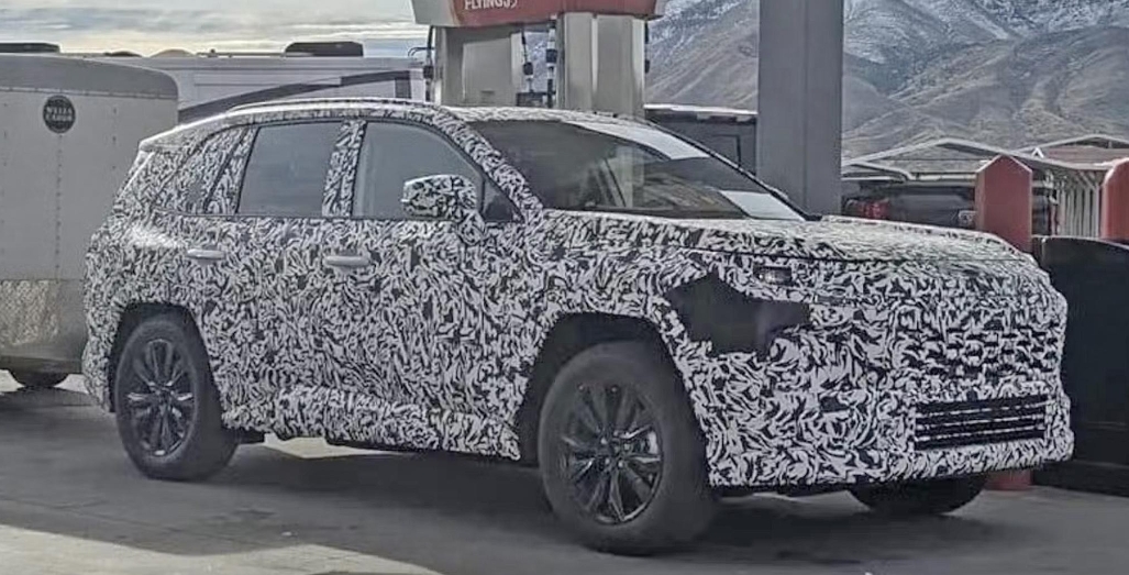 全新一代丰田RAV4谍照，内外升级，卖爆很轻松？