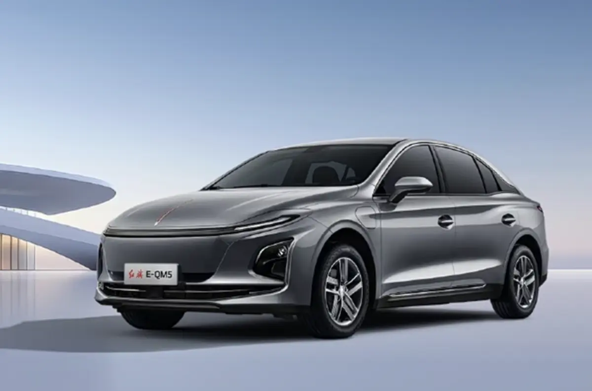 全新红旗E-QM5上市，12.18万起，还买天工05？