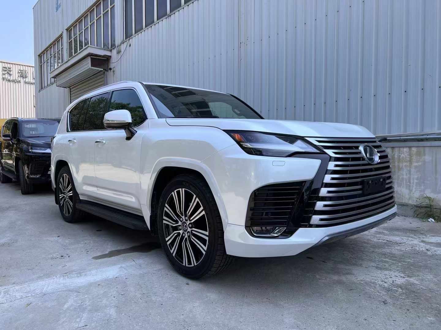 展厅现车雷克萨斯LX600价格怎么卖 配置优化提升