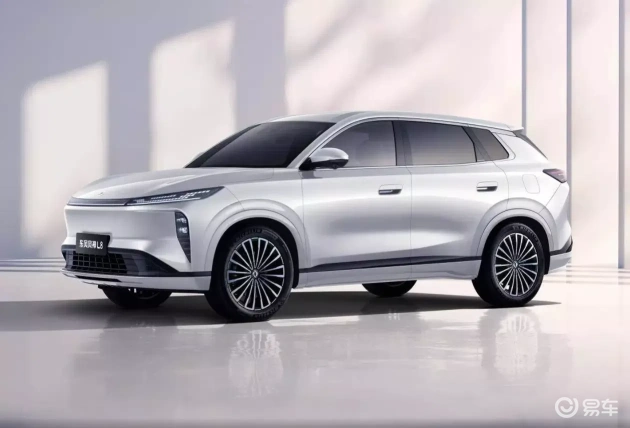 东风L8 PHEV vs 理想L8：15万比35万