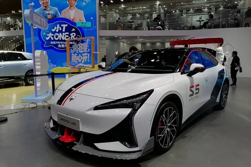 极狐新阿尔法S5，如何成就中产的美梦？