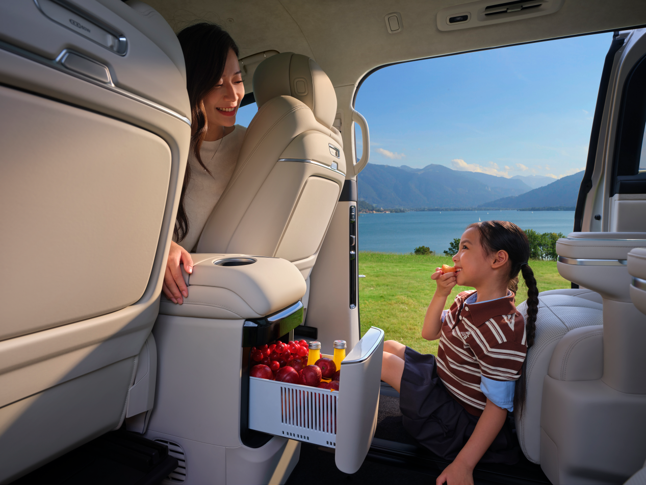 吉利银河V900来了！全家出行豪华新宠，26.98万开走