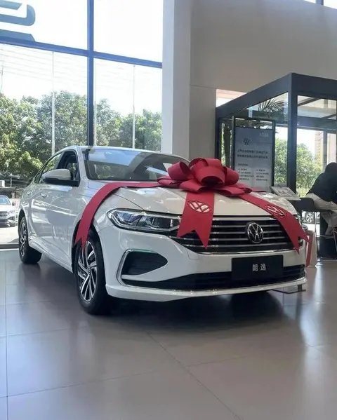 同门殊途太扎心！朗逸封神宝来陪跑，大众家轿偏心藏不住